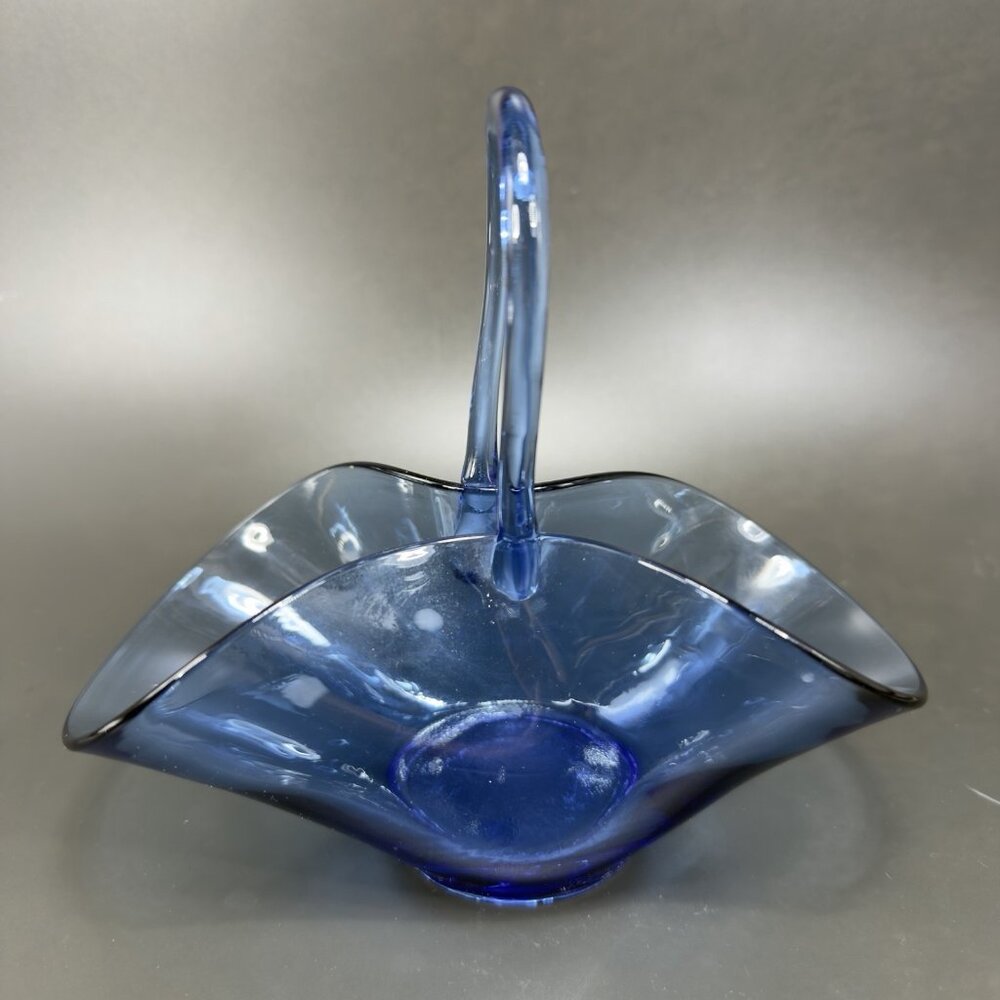 1980s Vintage Art Glass Blue Basket Dish Bowl Trinket Holder Delicate Handle VTG